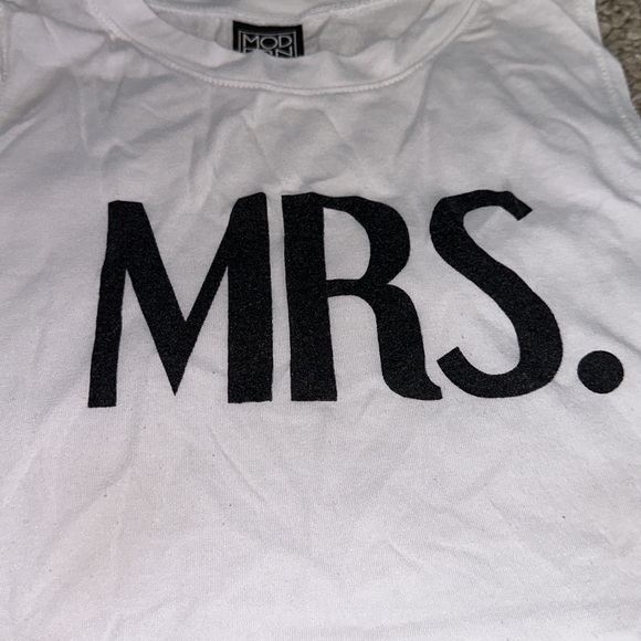 Mrs sleeveless white tank - size small - Picture 2 of 3